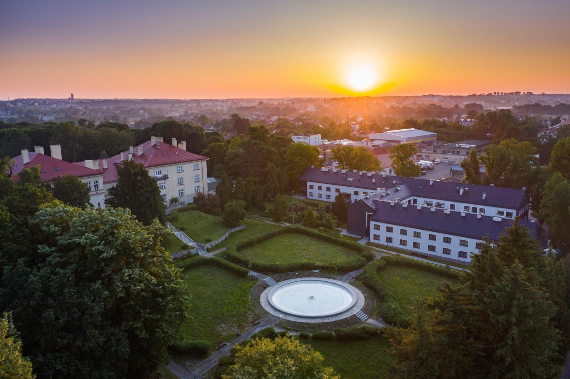 Centrum Rehabilitacji Spolecznej I Zawodowej Zaz Sloneczne Wzgorze Tarnów Eksteriør billede